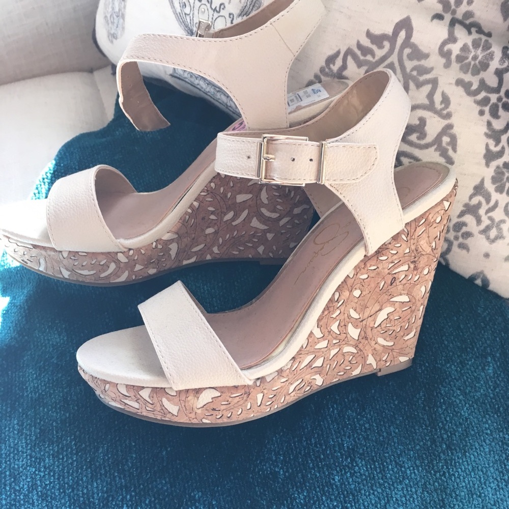 Jessica Simpson detailed wedge heel cream 5.5